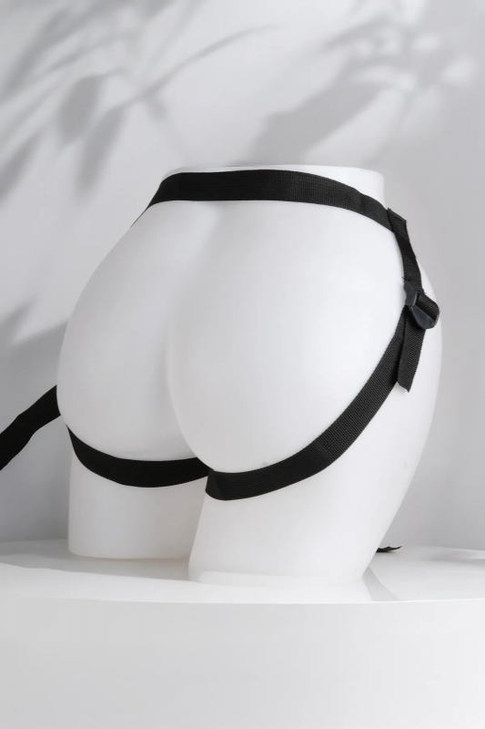 Gerçekçi ve testissiz 19 cm strapon takma siyah kemerli